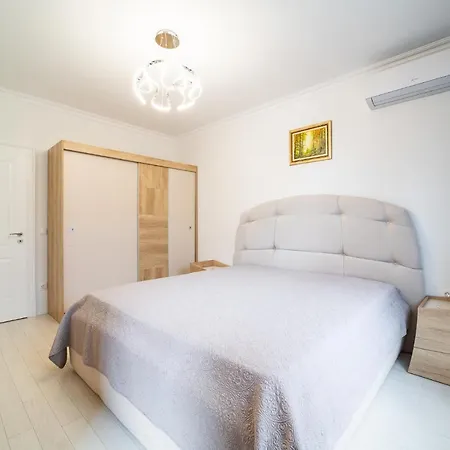 Grand Karavel Top Center Lux Apartment