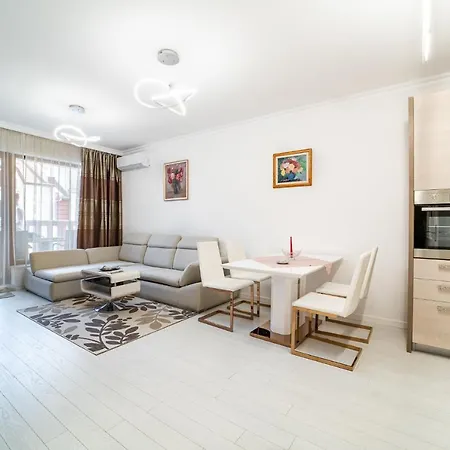 Grand Karavel Top Center Lux Apartment *